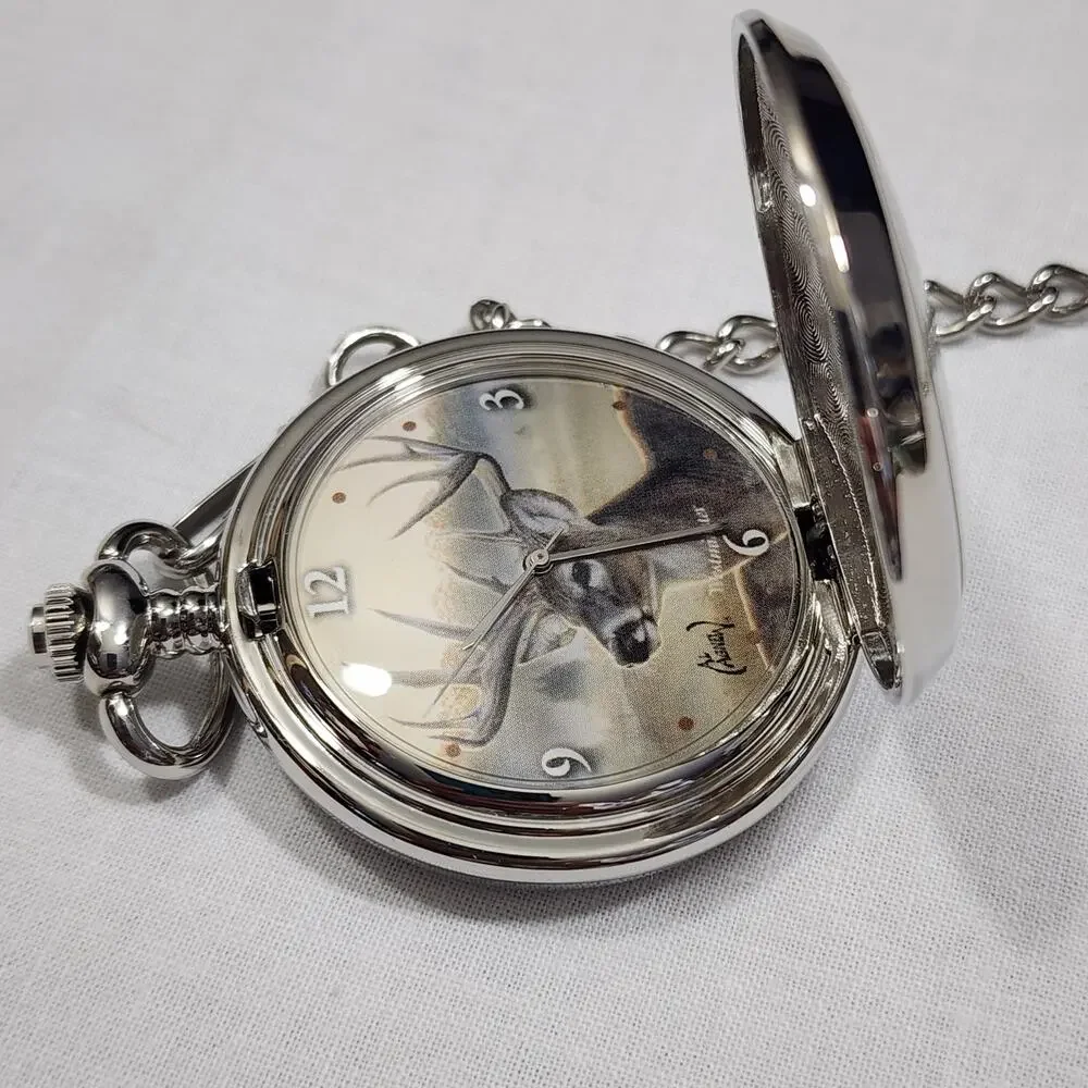 Al Agnew White Tailed Deer Pocket Watch Quartz Movement Silver Tone Case Chain